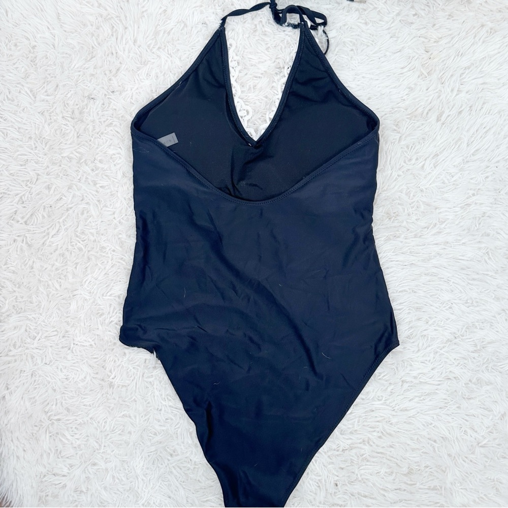 Lululemon Athletica Black and White One Piece with Elegant Lace - Picture 4 of 6